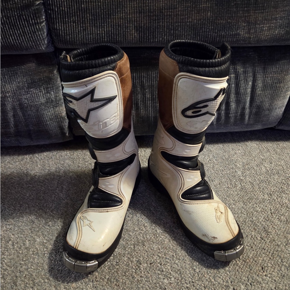 Alpinestars Men's White and Black Motorcycle Boots